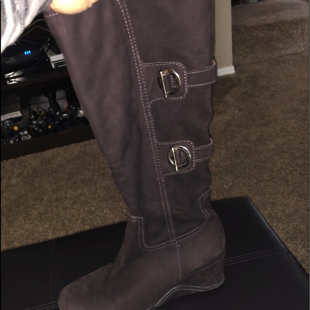 Antonio Melani Brwn Suede Boots